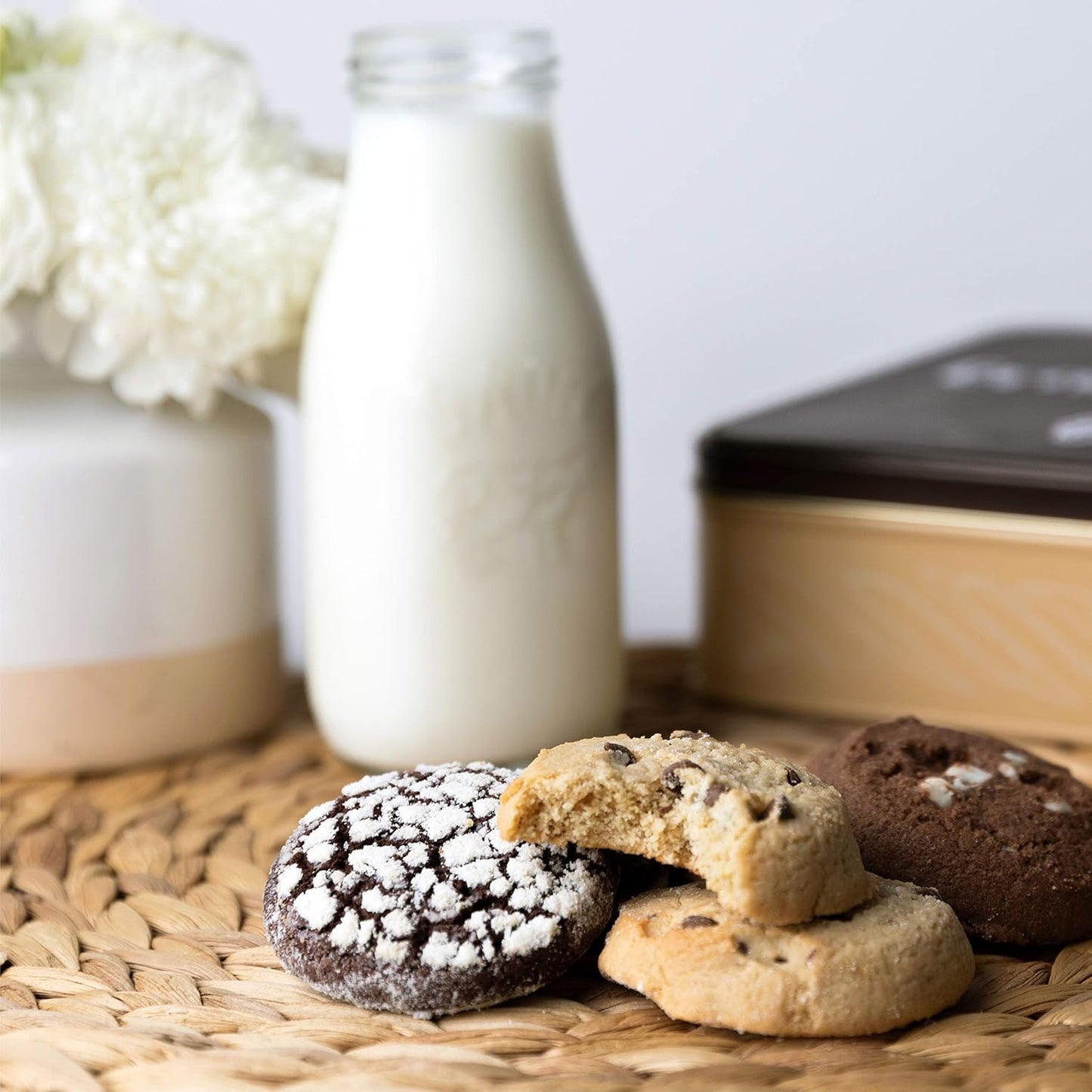Granny Bellas Fathers Day Gift Basket, Granny Bellas Chocolate Cookies Gifts for Food Delivery, Assorted Gourmet Chocolate Candy Treats Baskets for Dad, Husband, Grandpa, Father, Son, Mother, Grandmother